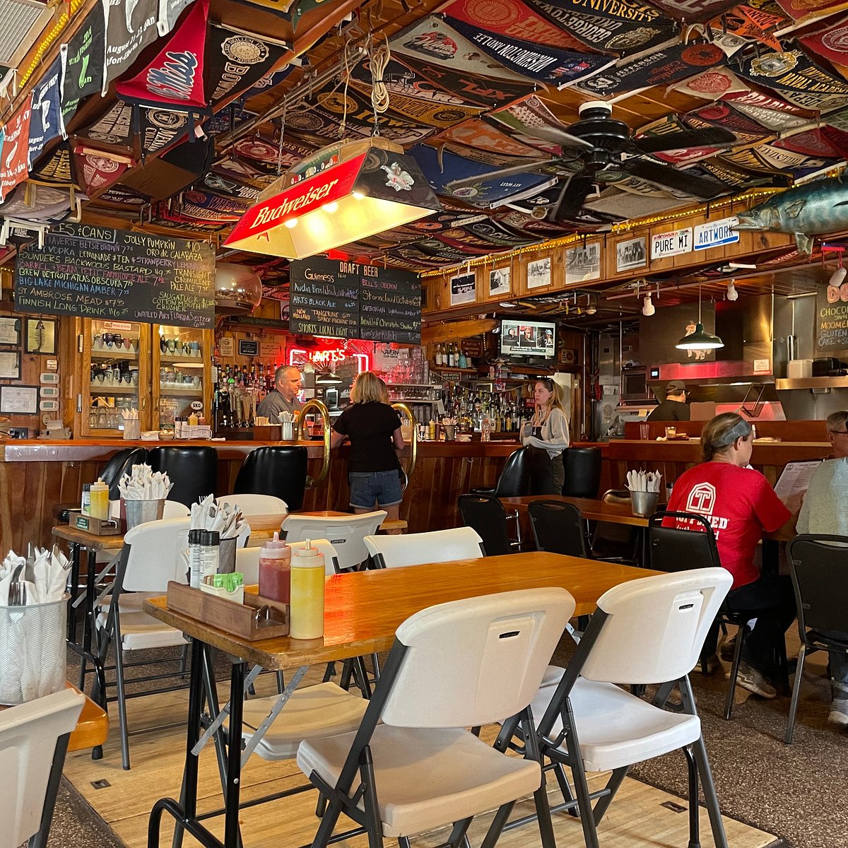 Art's Tavern — Glen Arbor